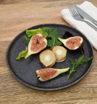 Gratinierter Ziegenkäse mit frischen Feigen