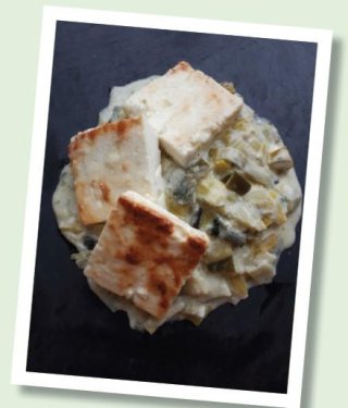 Lauchgemüse mit gebackenem Schafskäse