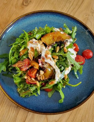 Pfirsichsalat mit Burrata