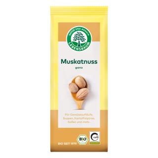 Muskatnüsse, ganz