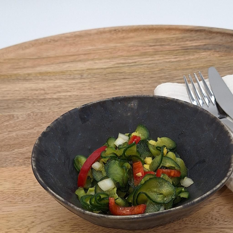 Gurkensalat mit Ingwer und Limette