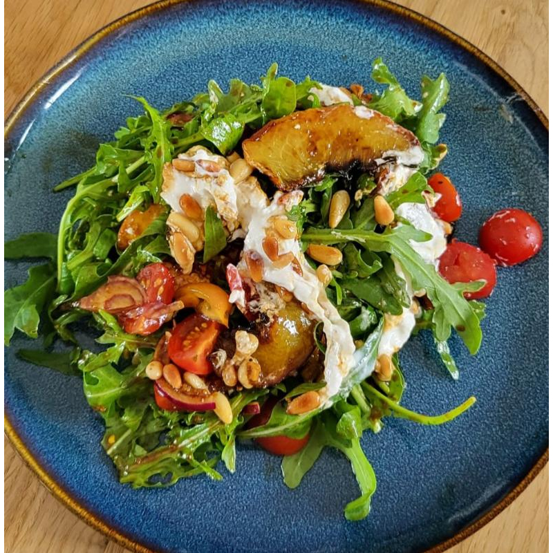 Pfirsichsalat mit Burrata